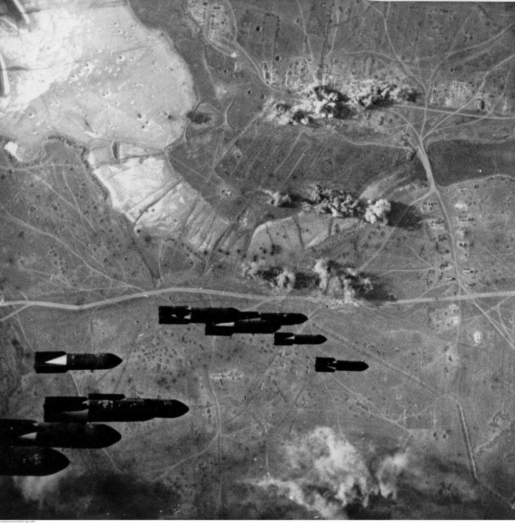 Bombardowanie przez lotnictwo niemieckie miasta Kercz 2 832
